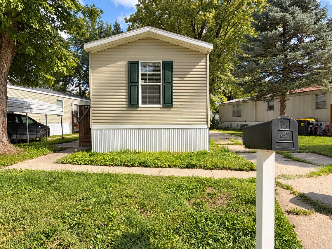 2300 79th Ave. #113, Rock Island, IL 61201