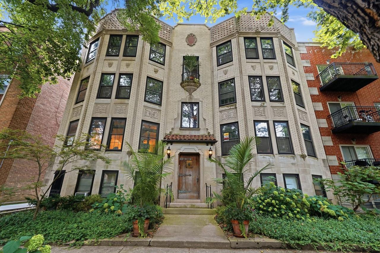 2443 W Lunt Ave. #GE, Chicago, IL 60645