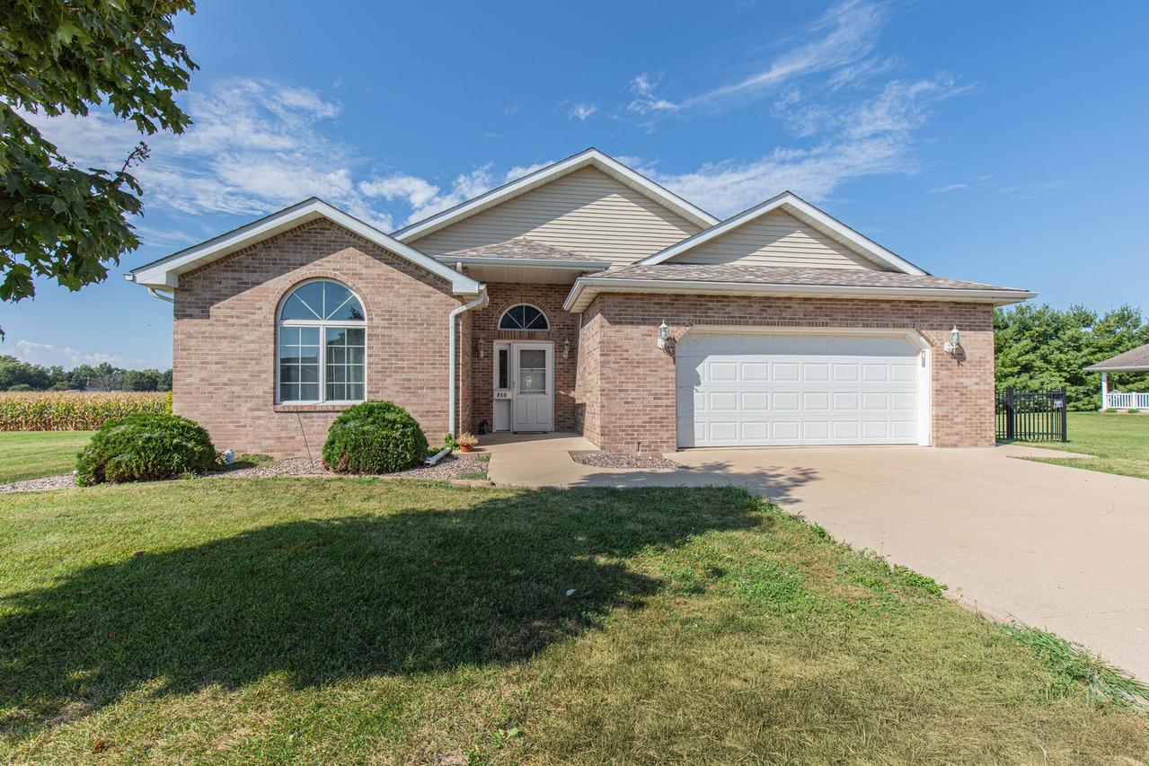 713 Independence Dr., Princeton, IL 61356