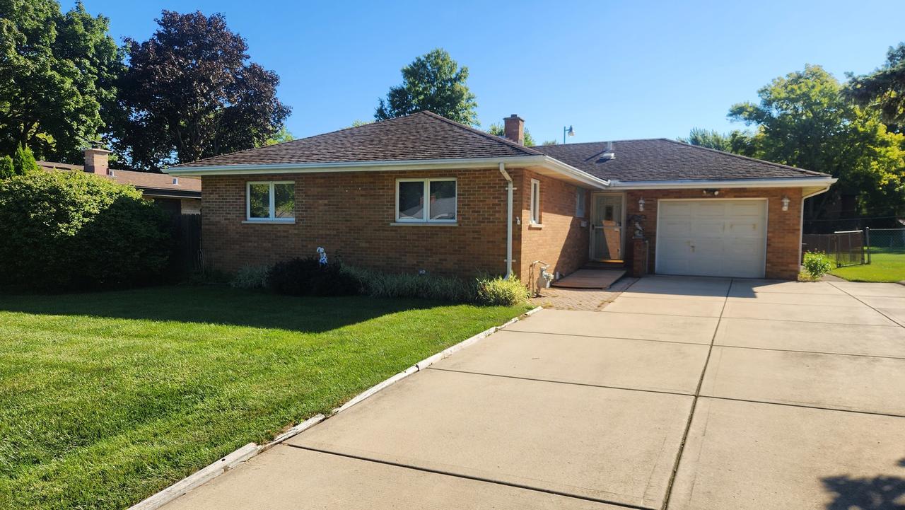 143 S Pleasant Ave., Bloomingdale, IL 60108