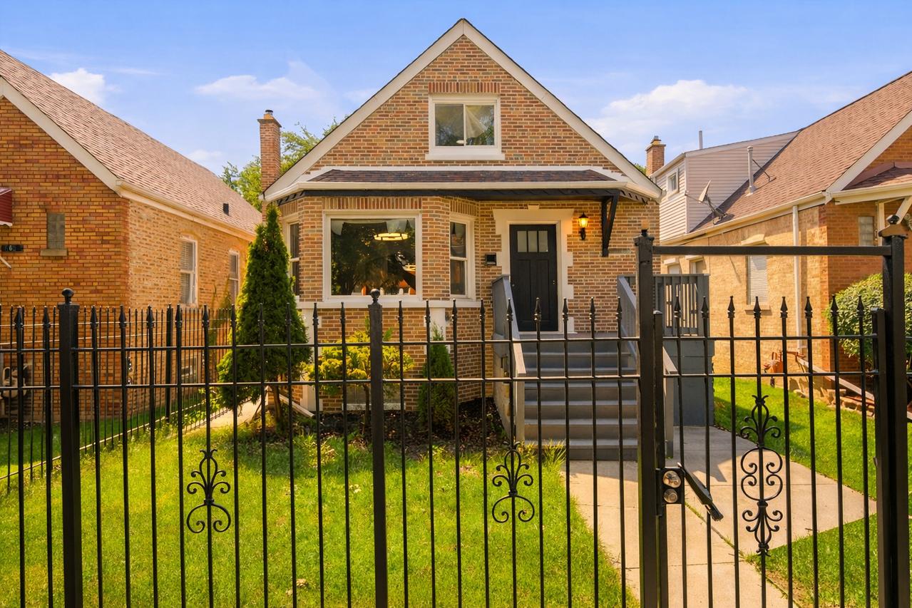 6604 S Rockwell St., Chicago, IL 60629