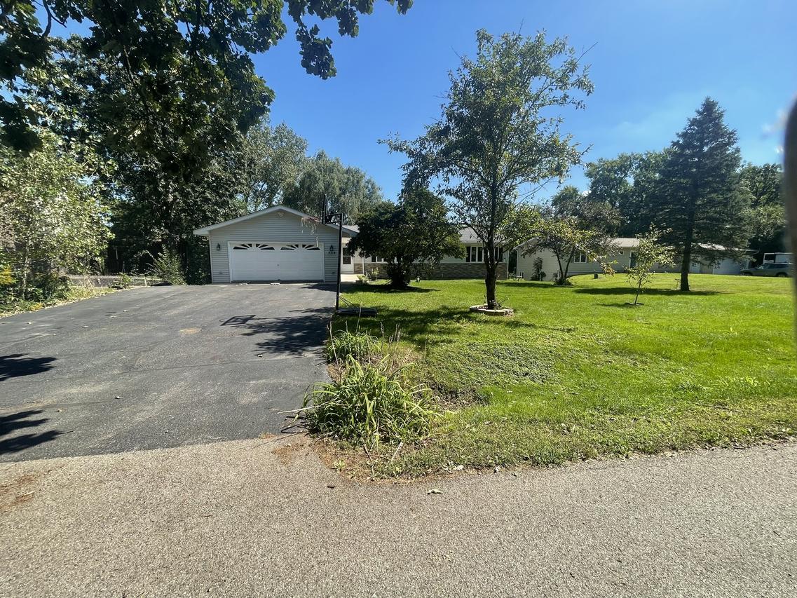 3118 Edgewood Dr., Wonder Lake, IL 60097