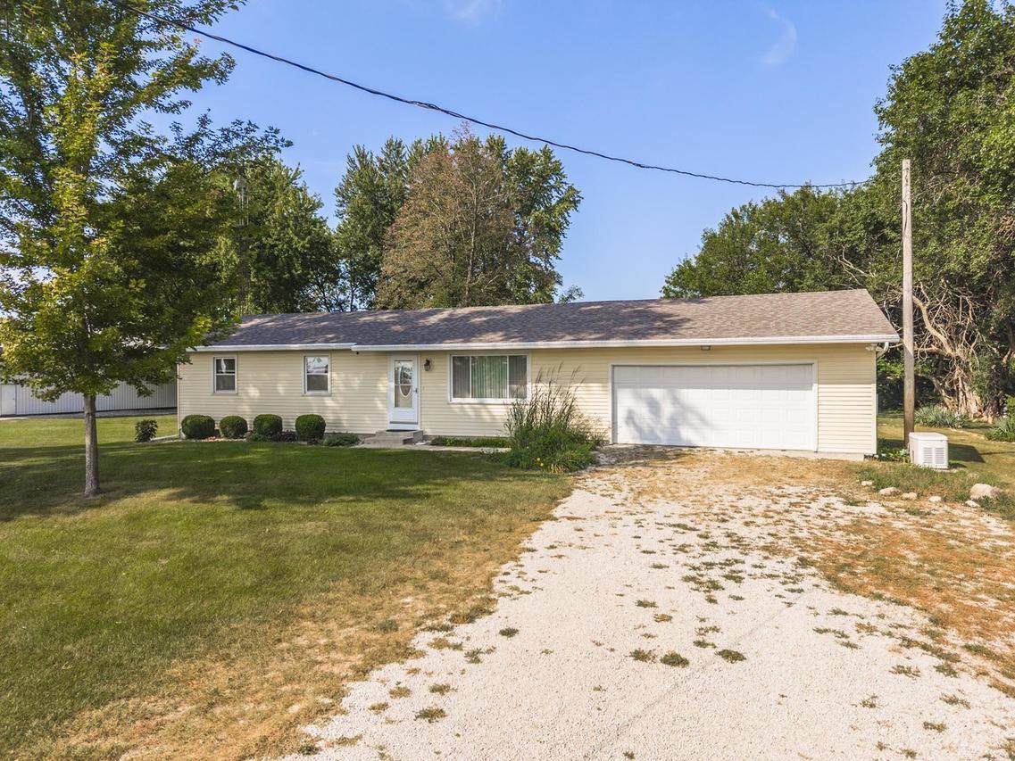 14235 N 1775 East Rd., Pontiac, IL 61764