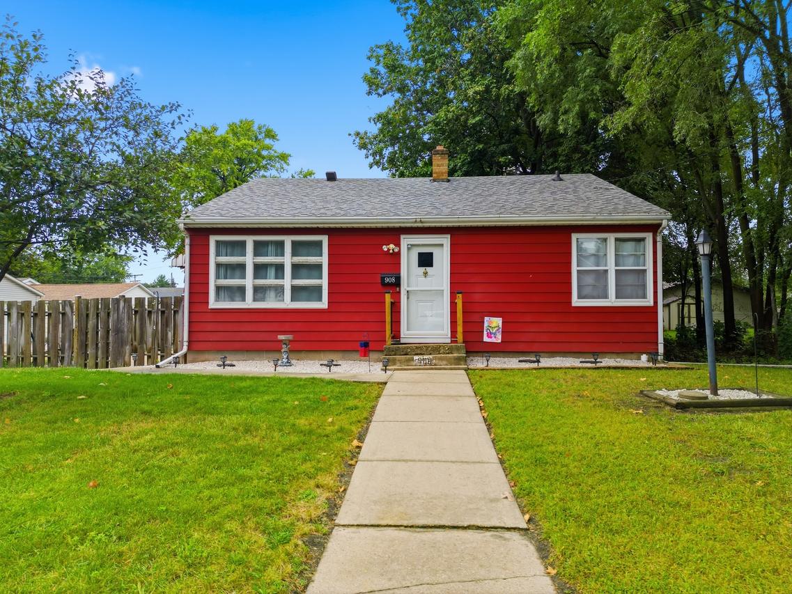 908 W 15th St., Sterling, IL 61081