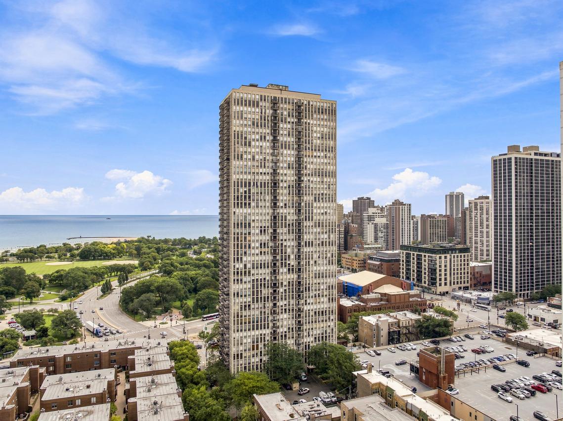 1660 N La Salle Dr. #2809, Chicago, IL 60614