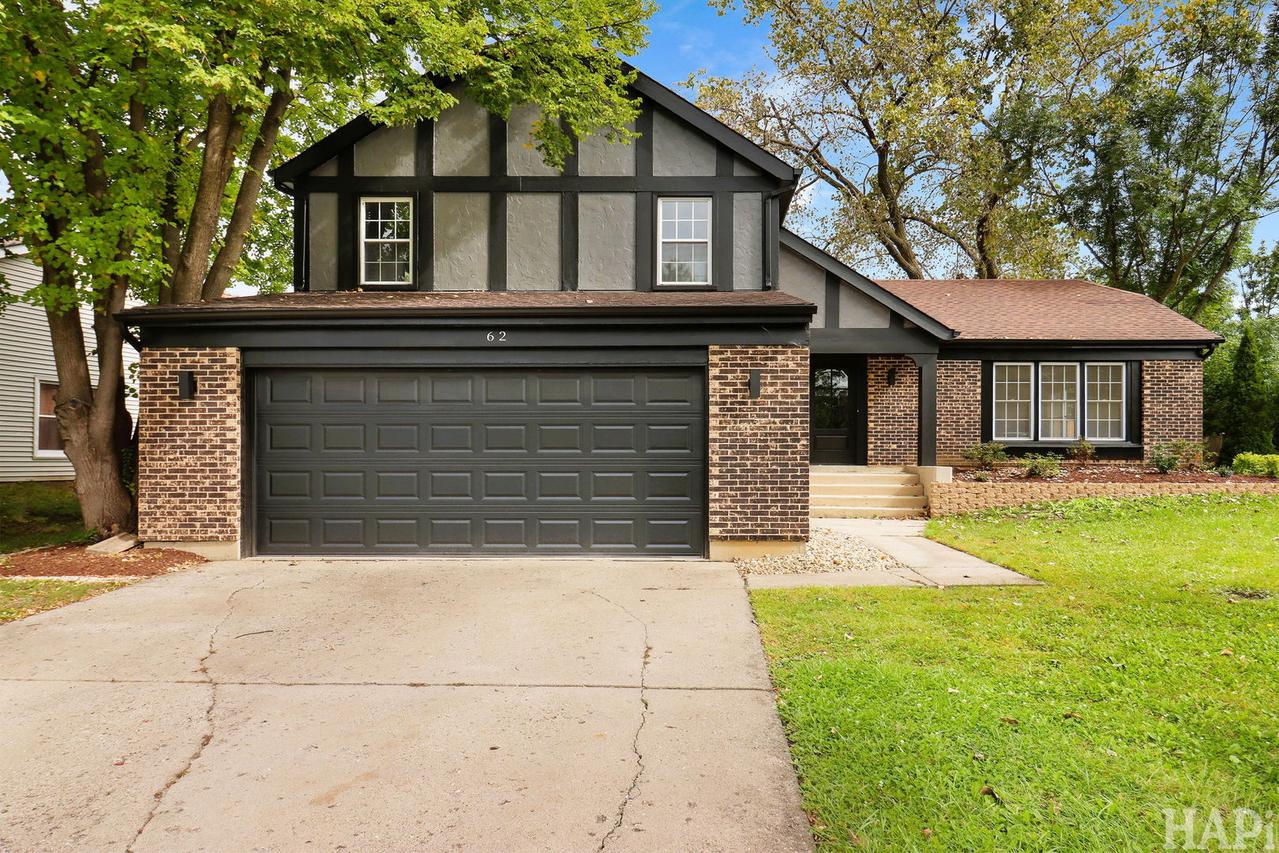 62 E Fox Hill Dr., Buffalo Grove, IL 60089