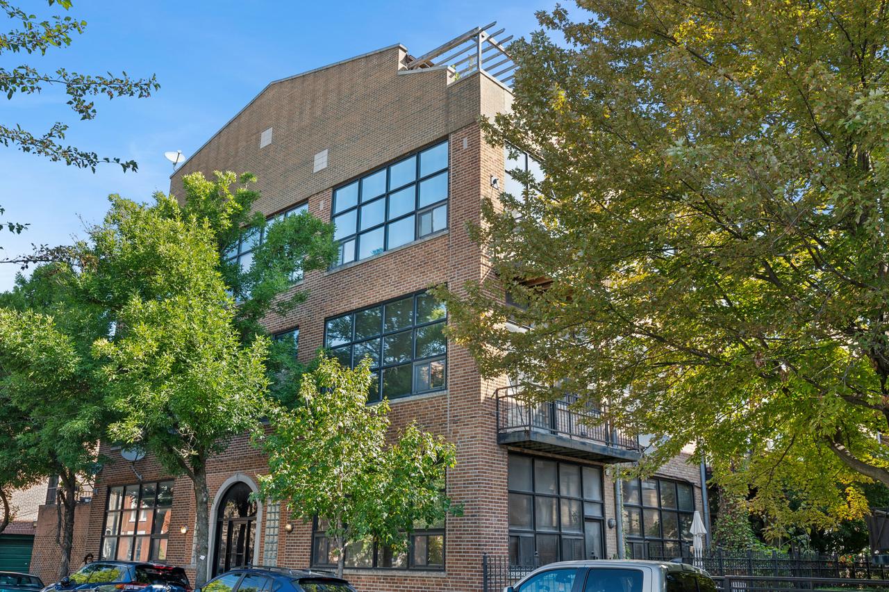 1137 N Wood St. #2E, Chicago, IL 60622