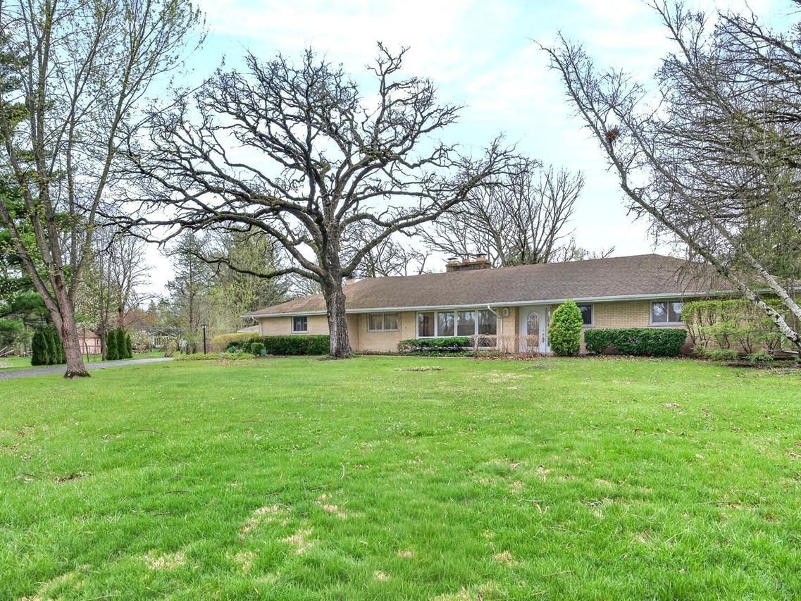 3273 Merrimac Ln., Long Grove, IL 60047