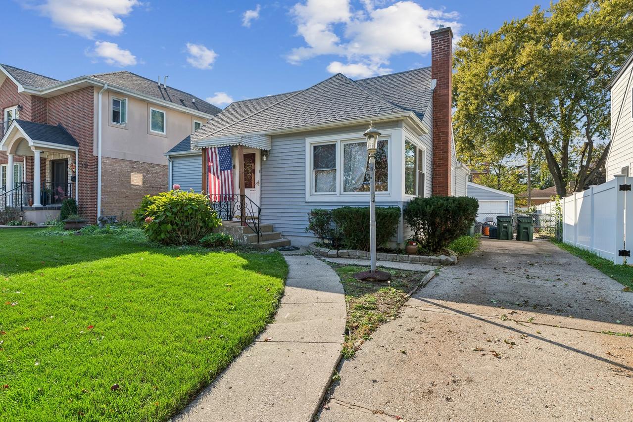 8122 N Overhill Ave., Niles, IL 60714