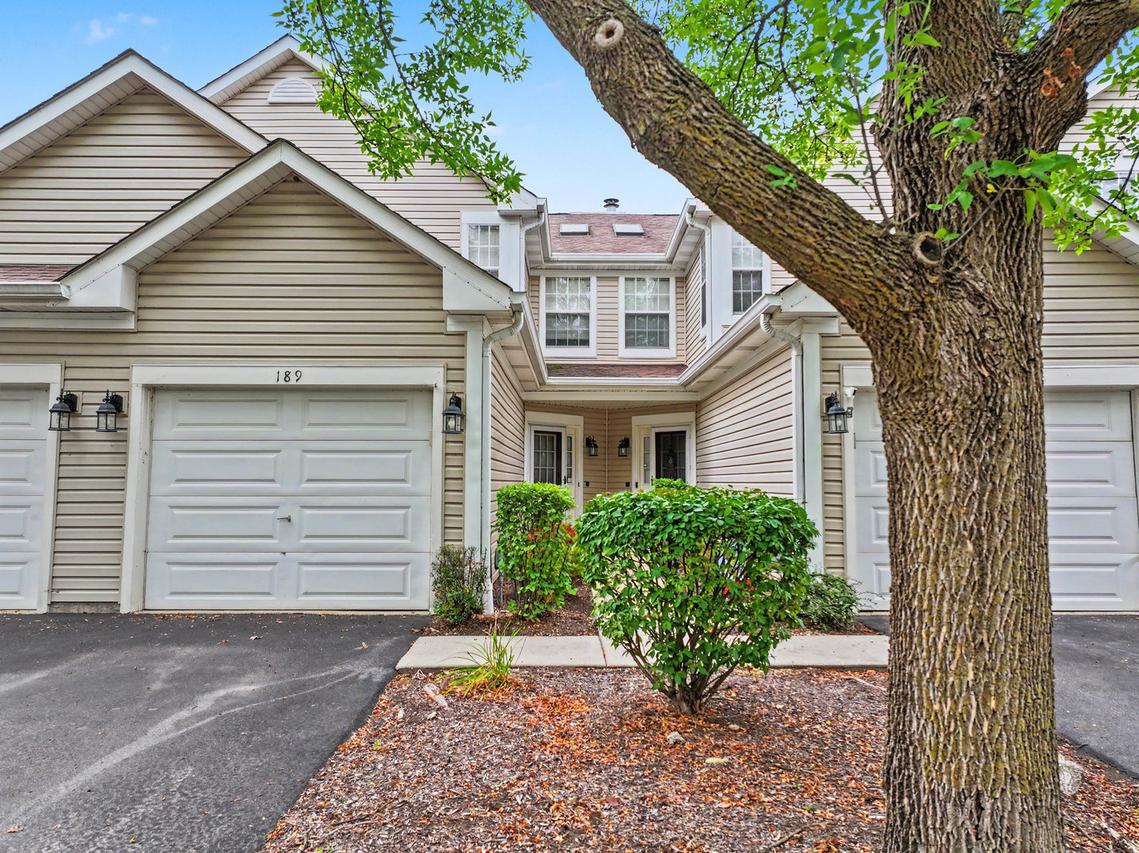 189 Polaris Dr., Lake In The Hills, IL 60156
