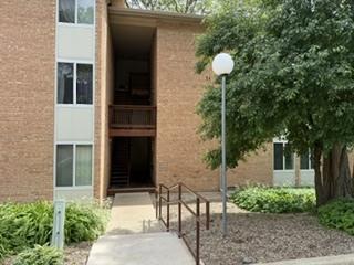 5813 Oakwood Dr. #D, Lisle, IL 60532
