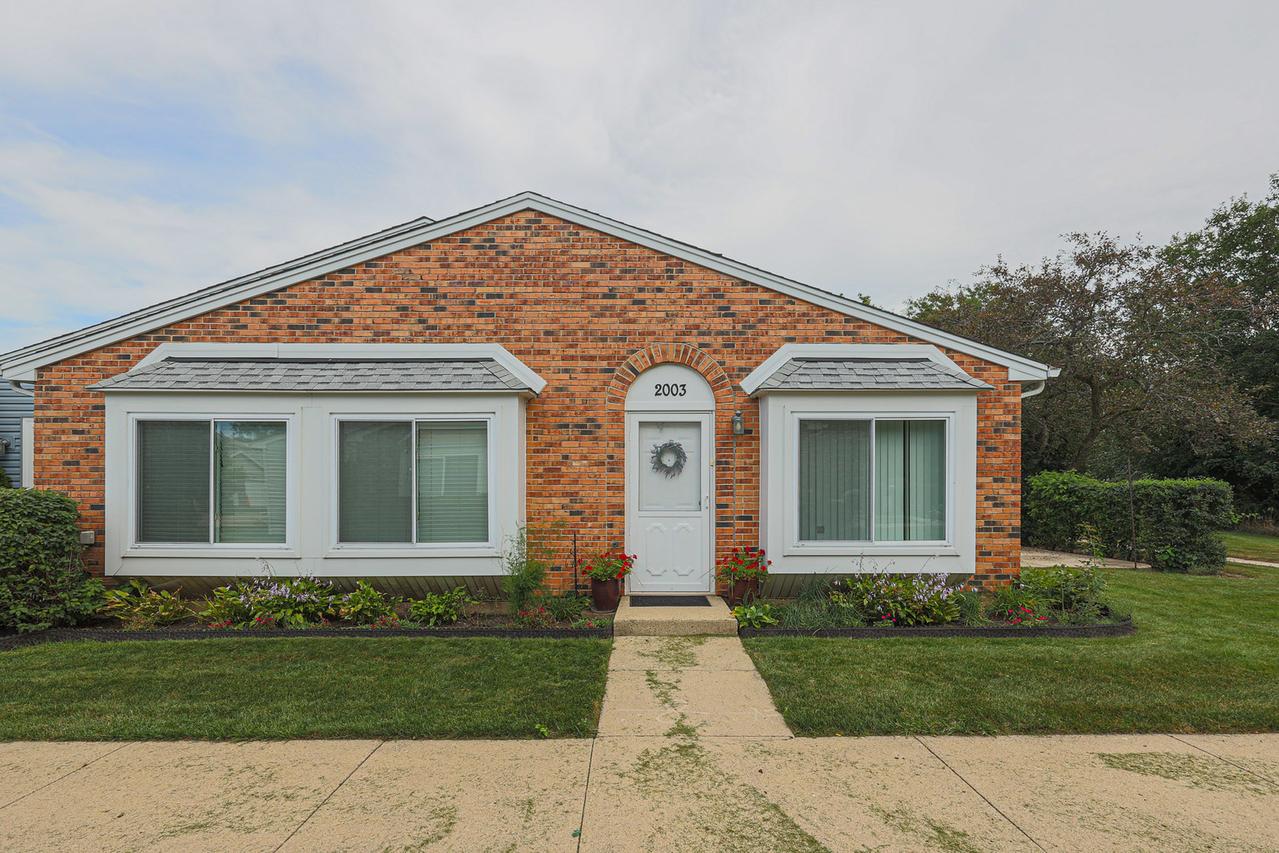 2003 Sudbury Dr., Hoffman Estates, IL 60169