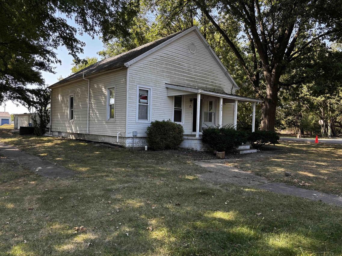 660 W Jackson St., Virden, IL 62690
