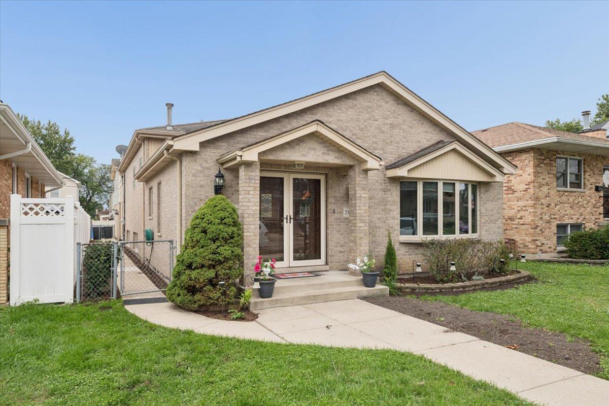 7645 W Rascher Ave., Chicago, IL 60656