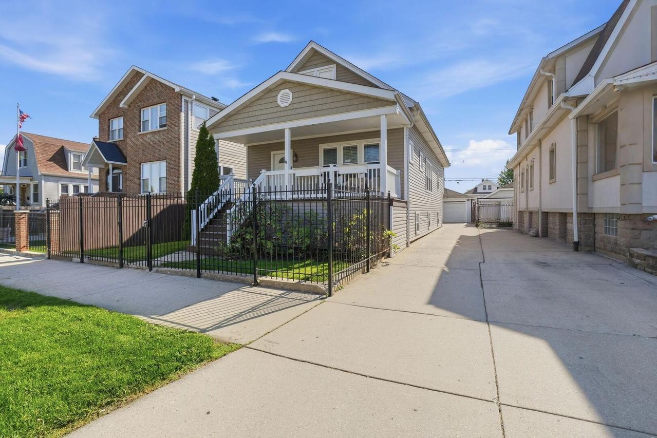 2923 N New England Ave., Chicago, IL 60634