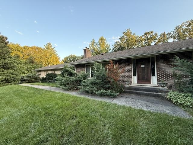 1842 Thomas Atkinson Rd., Inverness, IL 60067