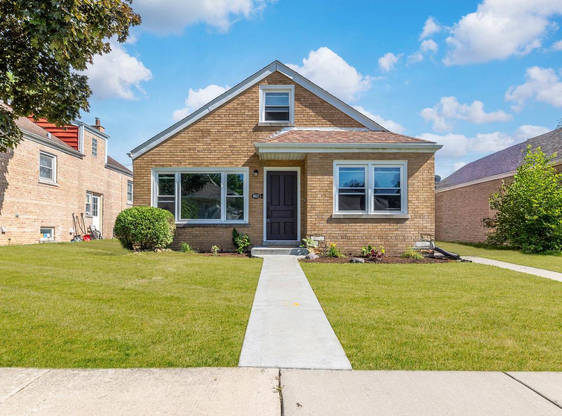 8022 42nd St., Lyons, IL 60534
