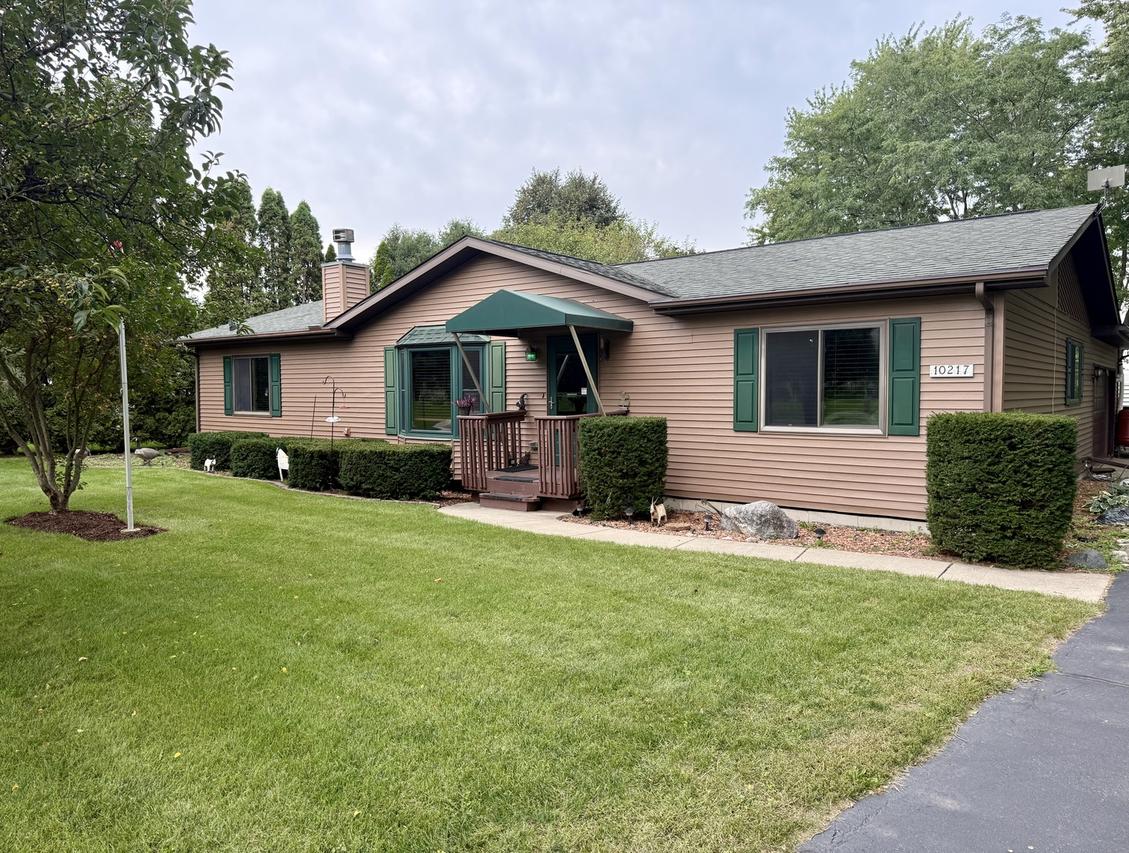 10217 Sharon Ln., Hebron, IL 60034