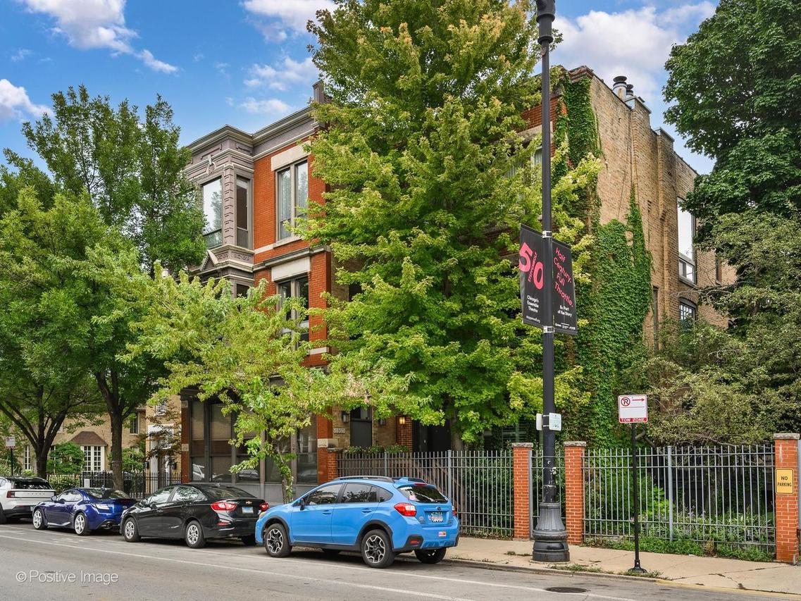 1907 N Halsted St. #2F, Chicago, IL 60614