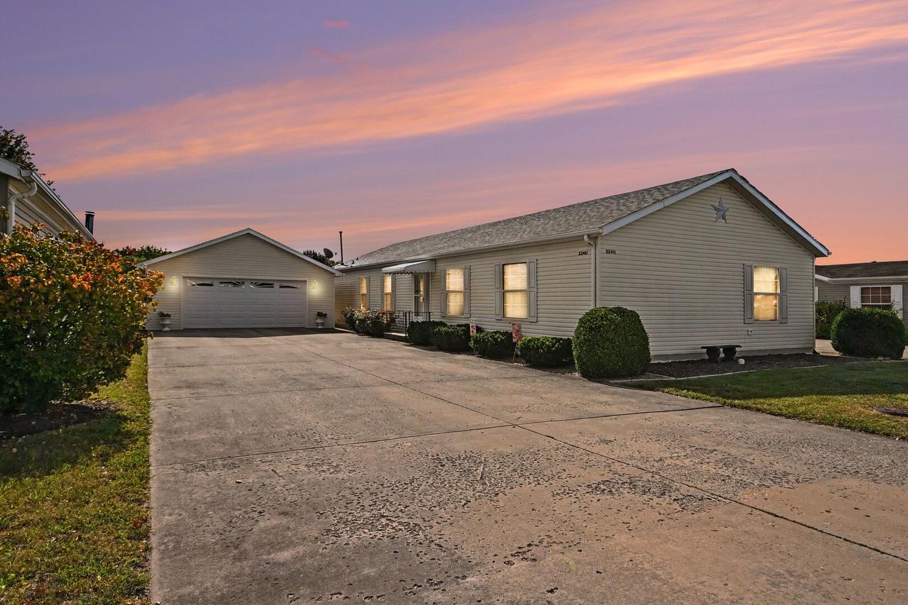 22461 S Lakepoint Ct., Channahon, IL 60410