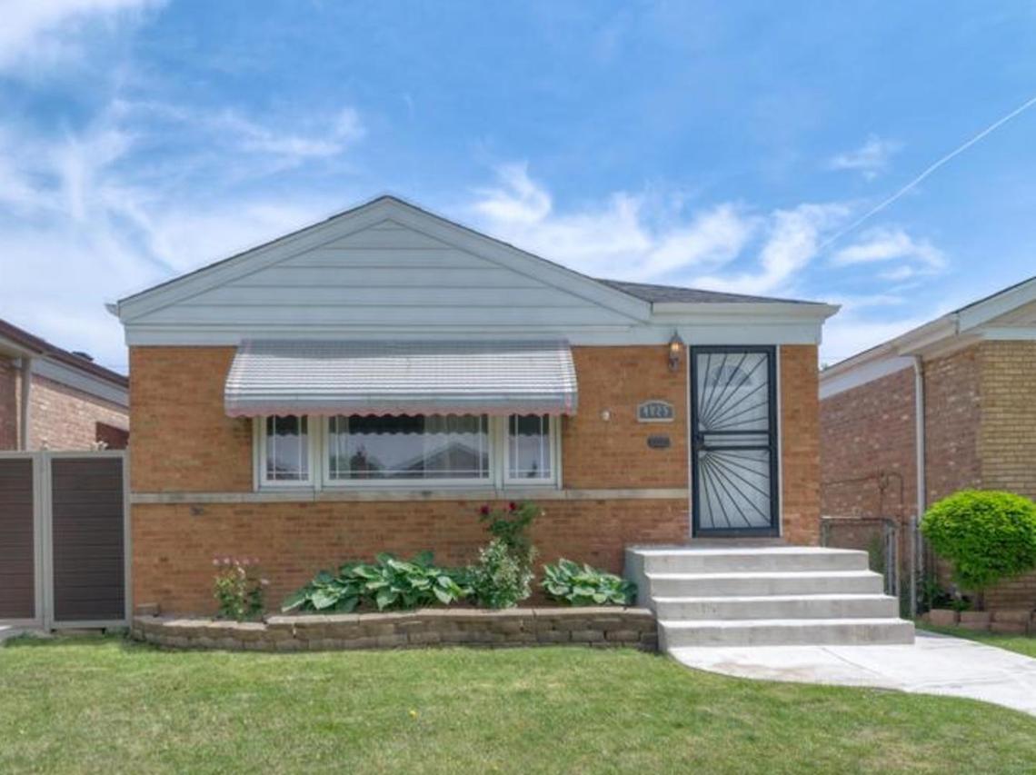 4825 S Keating Ave., Chicago, IL 60632