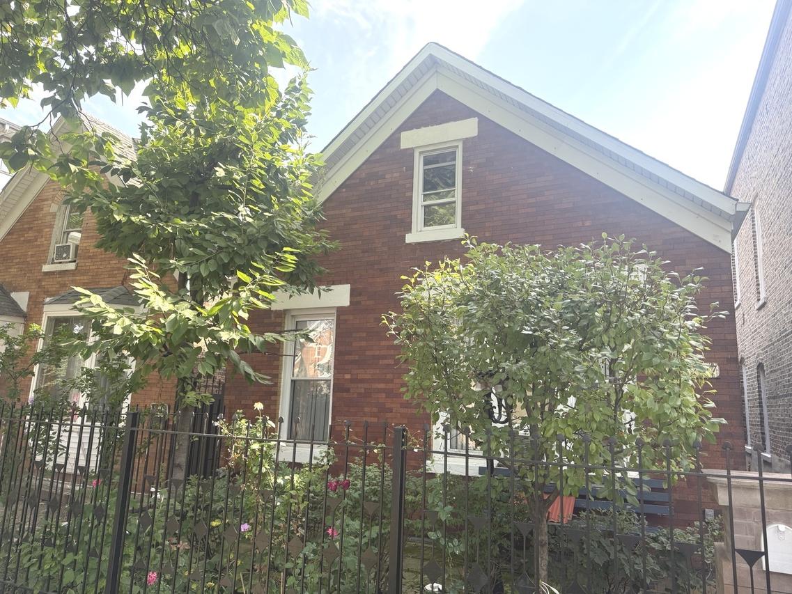 2747 S Saint Louis Ave., Chicago, IL 60623