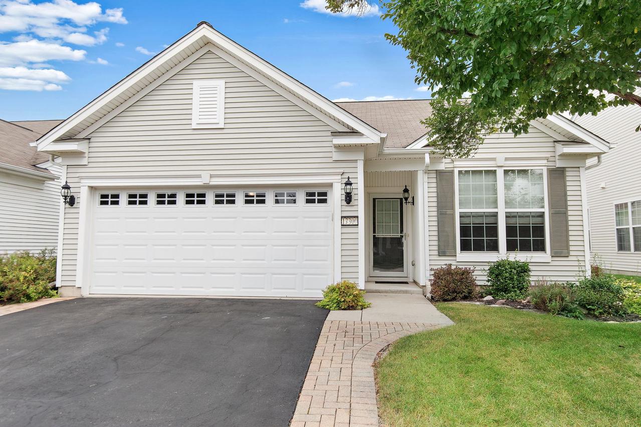 13300 Mockingbird Ct., Huntley, IL 60142