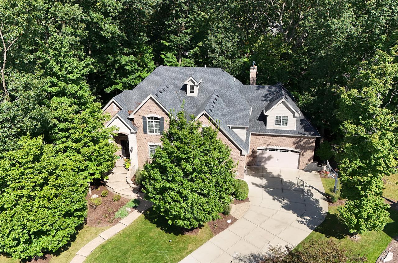 20633 Charmaine Ct., Frankfort, IL 60423