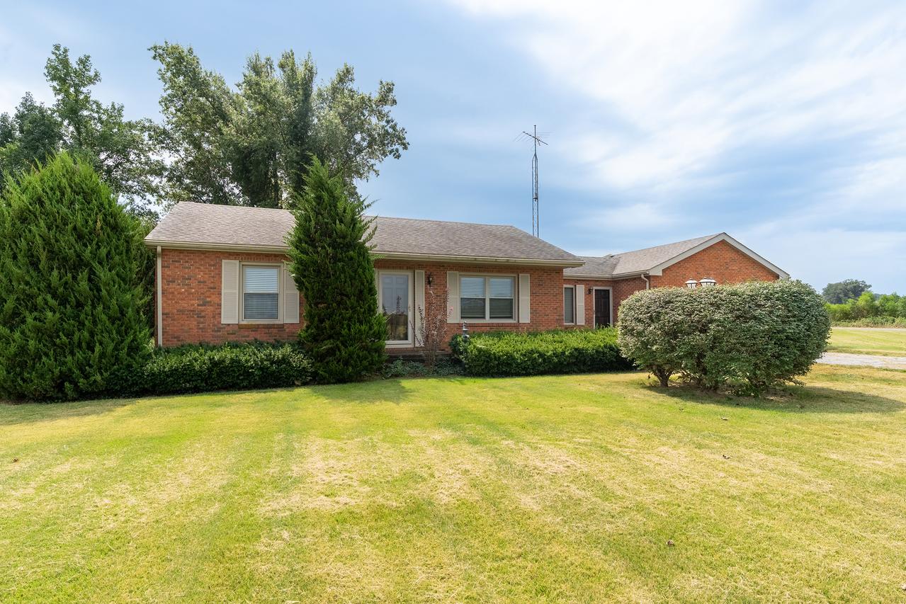 325 Butler Rd., Harrisburg, IL 62946