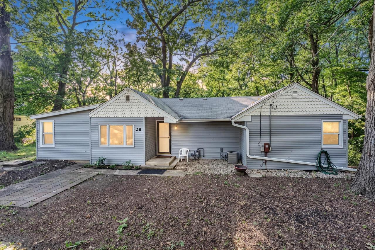 28 Glen Ave., Fox Lake, IL 60020