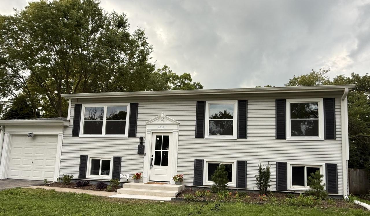 36581 N Grandwood Dr., Gurnee, IL 60031