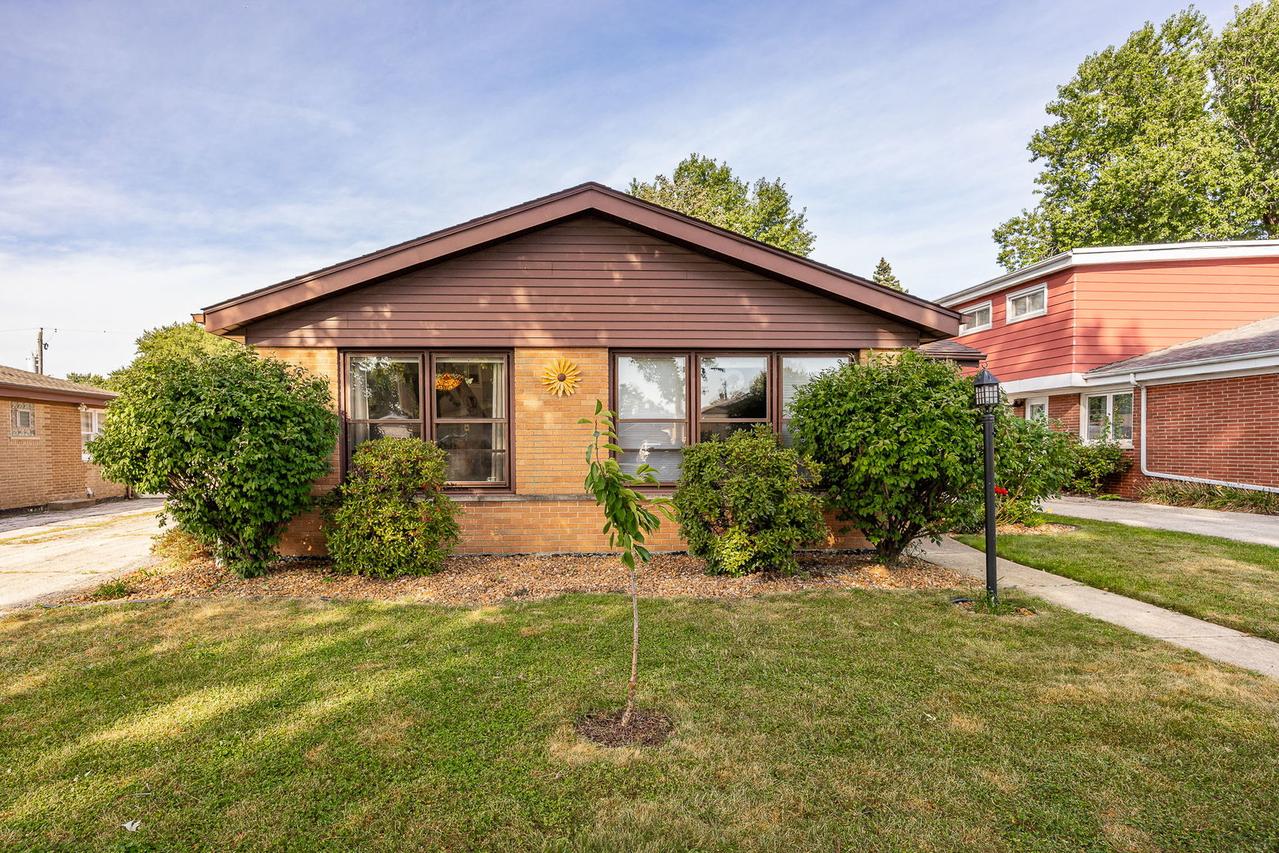 10536 S Kilbourn Ave., Oak Lawn, IL 60453