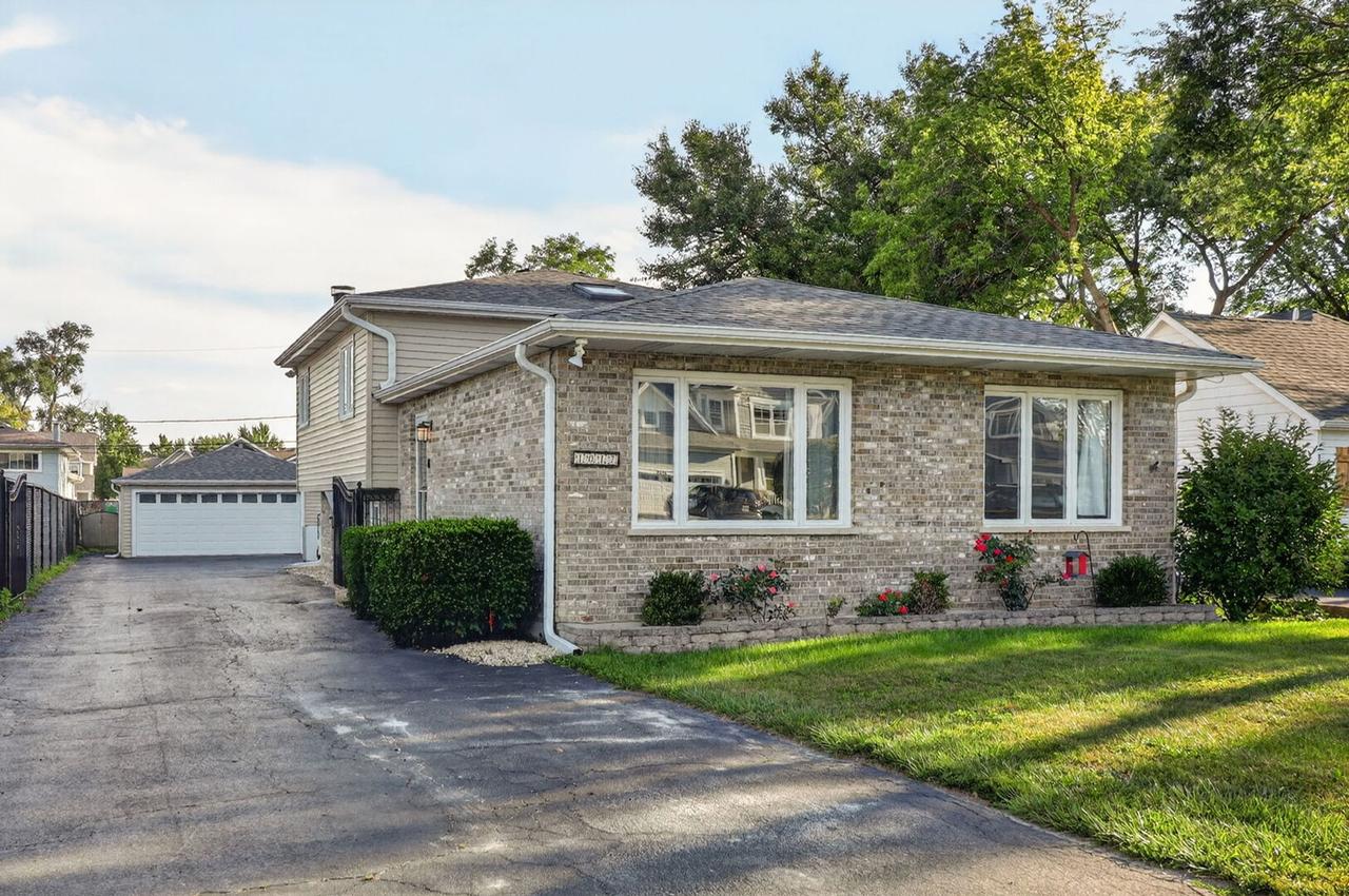 1017 Palmer St., Downers Grove, IL 60516