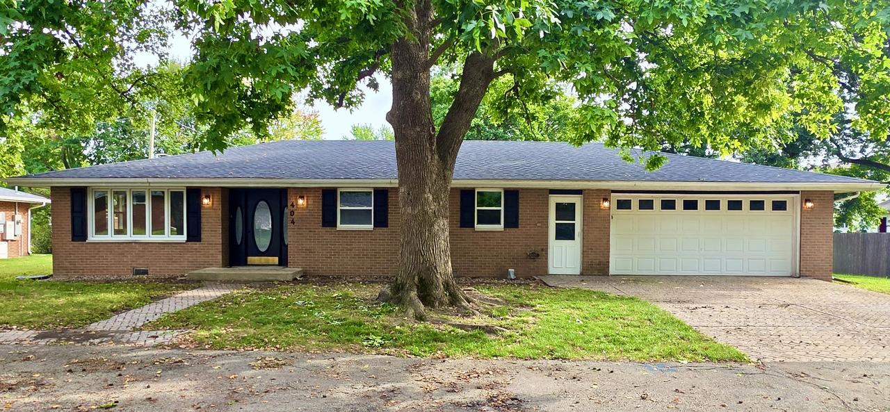 404 Sunset Dr., Heyworth, IL 61745