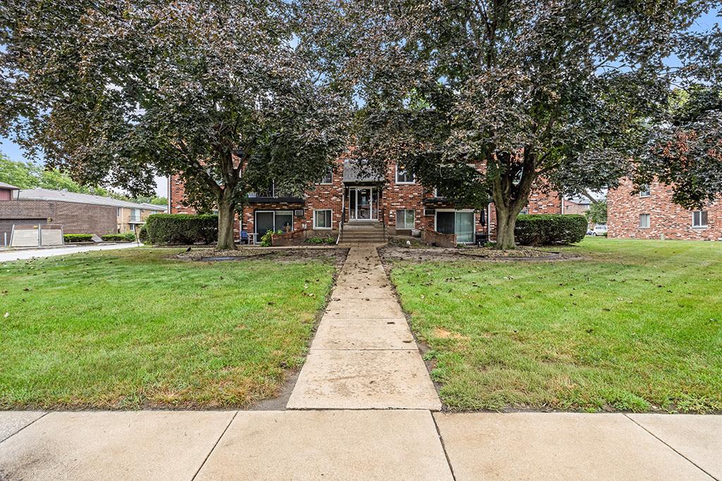 5703 128th St. #31, Crestwood, IL 60418