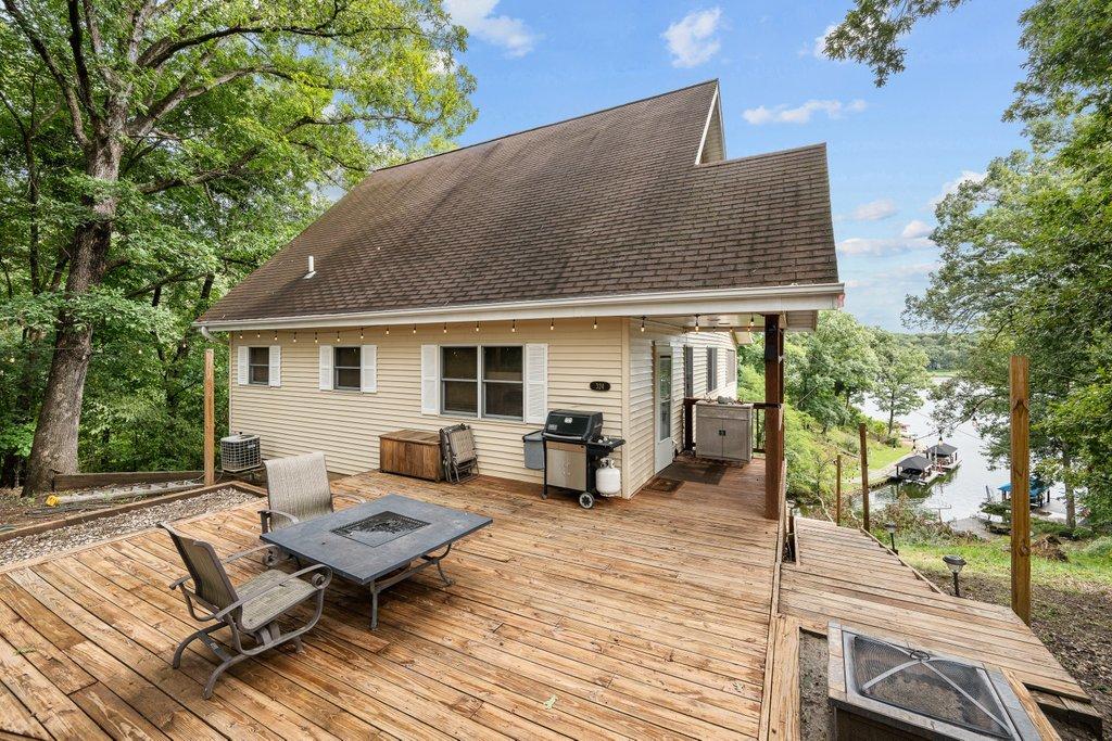 324 Rustic Oak Ct., Dahinda, IL 61428