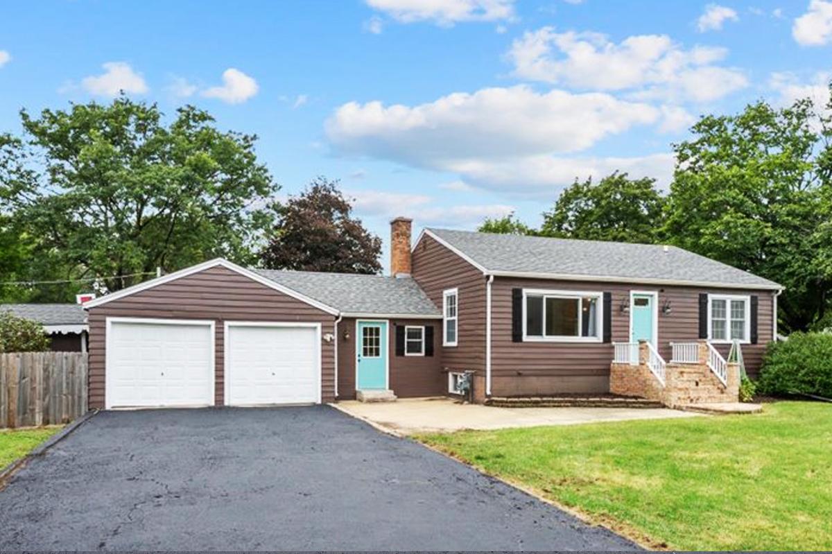1N038 Woods Ave., Wheaton, IL 60187