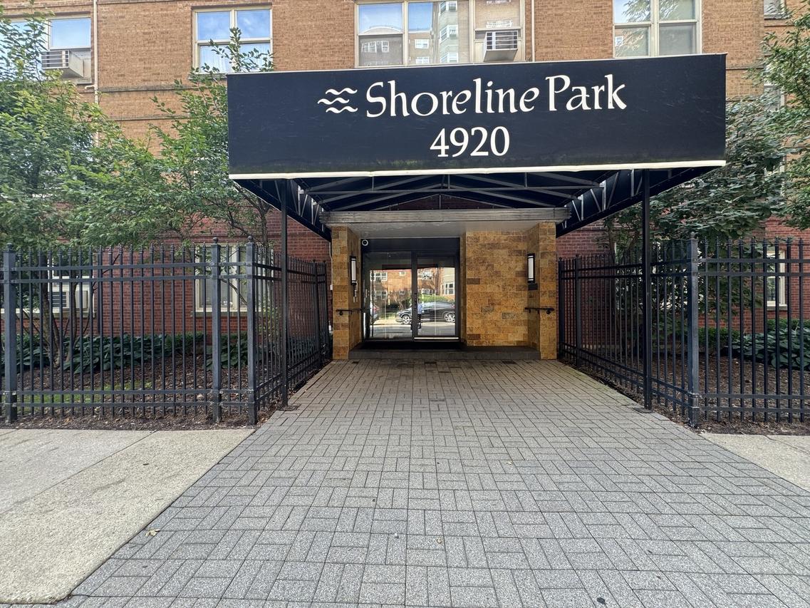 4920 N Marine Dr. #S208, Chicago, IL 60640