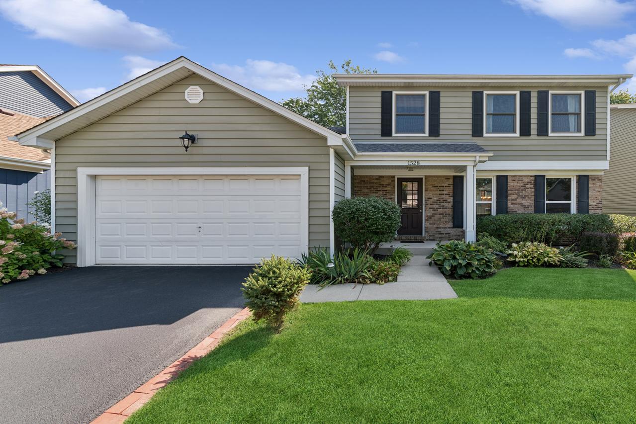 1528 Bonaventure Dr., Naperville, IL 60563
