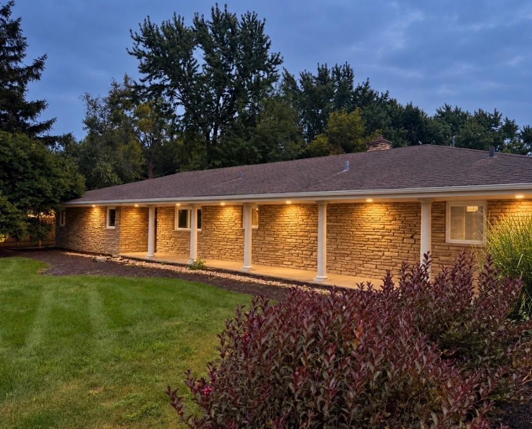 22W689 Elmwood Dr., Glen Ellyn, IL 60137