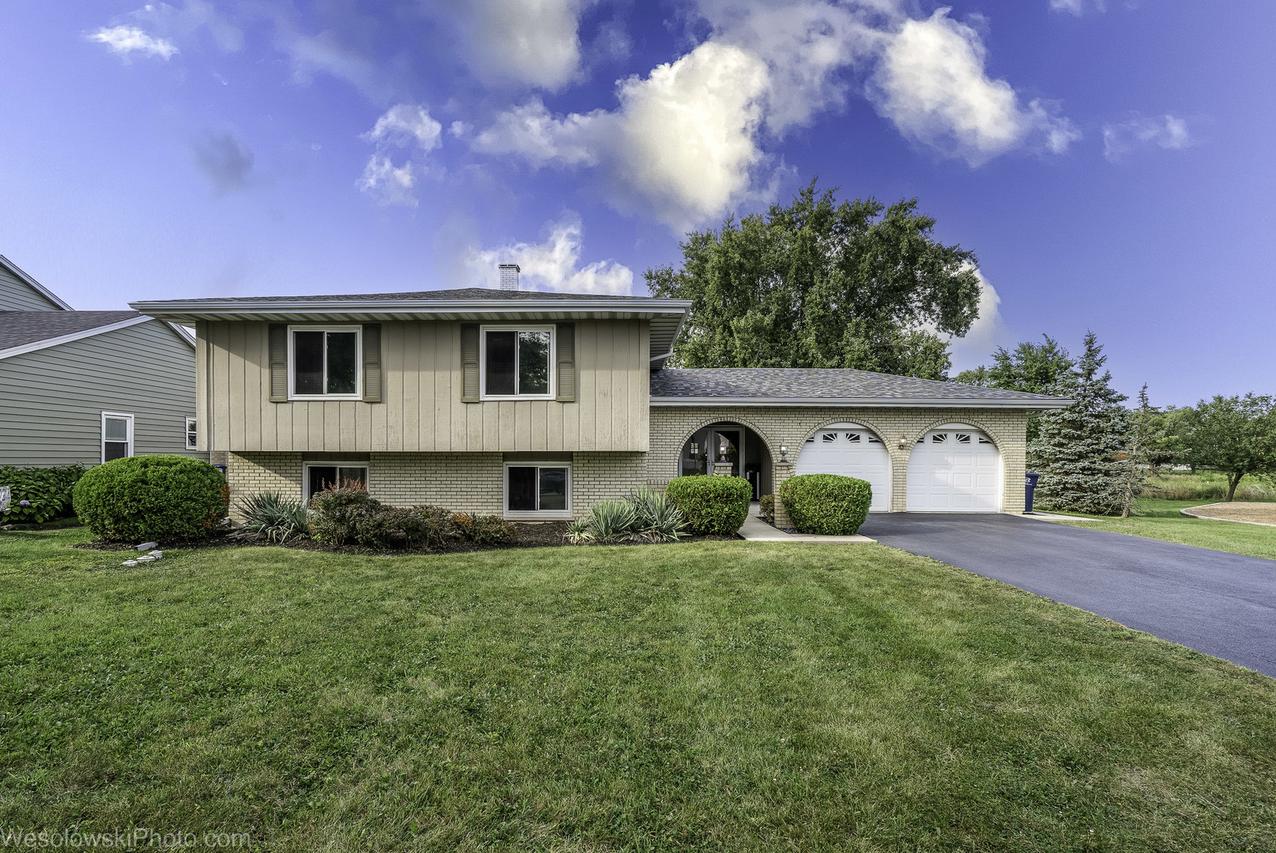 1810 71st St., Darien, IL 60561