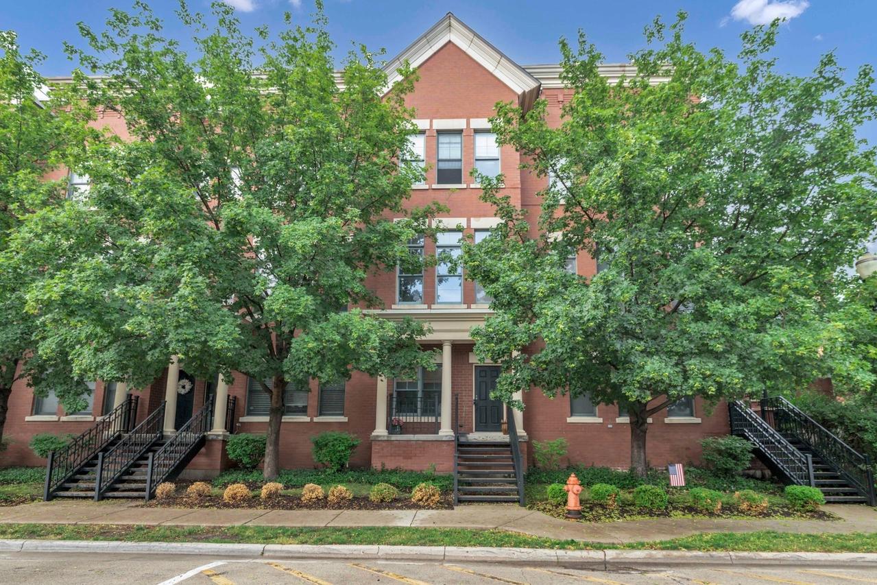 161 S Grove Ave., Elgin, IL 60120