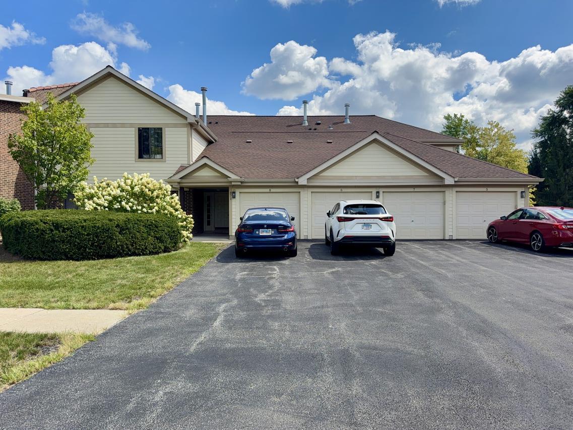 871 E Coach Rd. #5, Palatine, IL 60074