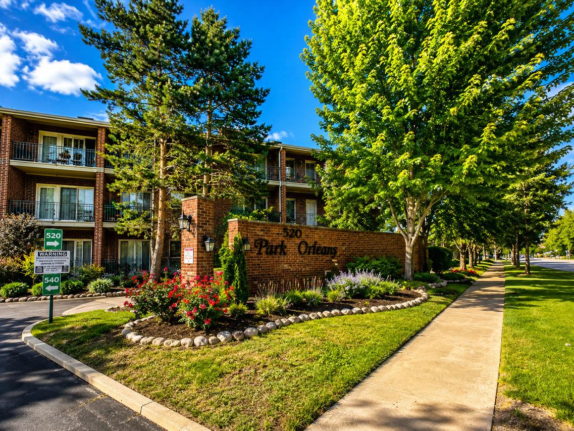 520 Biesterfield Rd. #209, Elk Grove Village, IL 60007