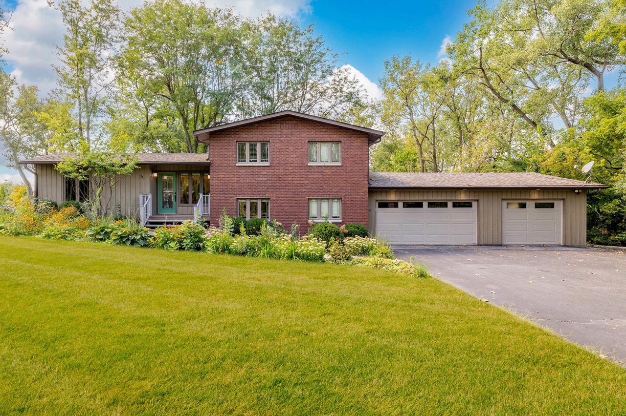 11712 S Glen Rd., Palos Park, IL 60464
