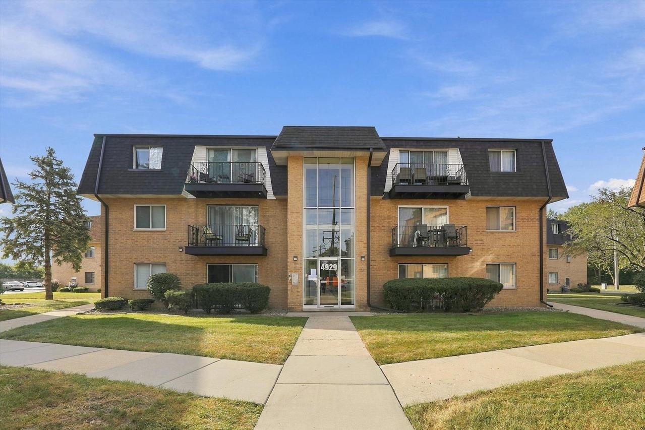 4929 W 109th St. #101, Oak Lawn, IL 60453