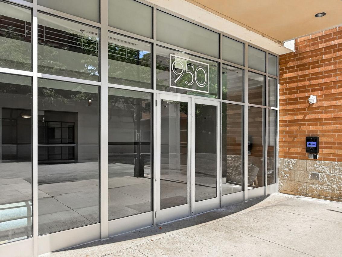 950 W Monroe St. #612, Chicago, IL 60607