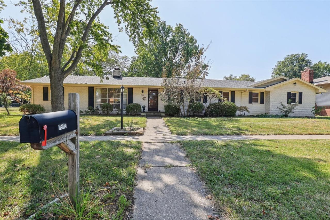 1519 Harrington Dr., Champaign, IL 61821