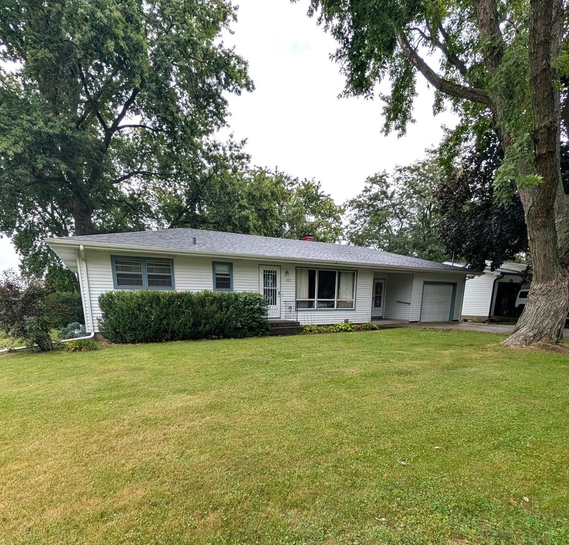 205 E Pleasant Ave., Sandwich, IL 60548