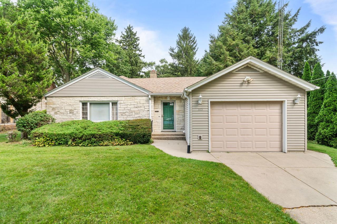 915 W Lincoln Ave., Belvidere, IL 61008